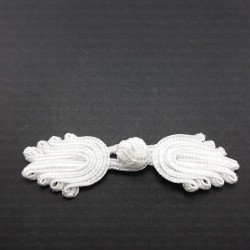 Szamerunek-zapięcie białe i czarne,2009 Szamerunek-zapięcie białe i czarne,2009