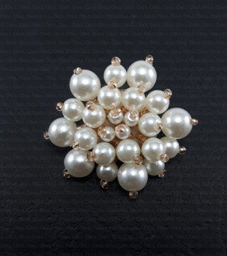 Pearl brooch no. 2202