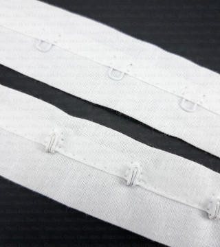 Hooks on cotton tape 2219