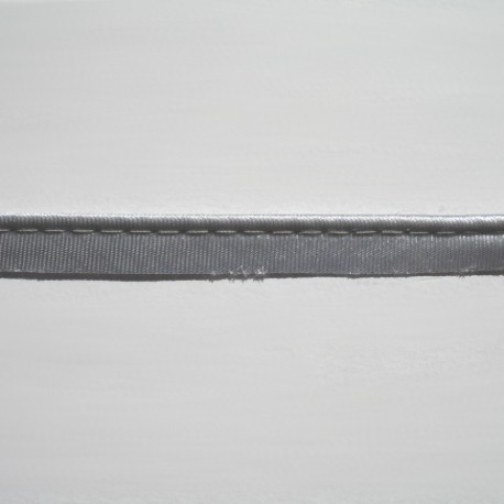 Lamówka ze sznurkiem 20mm 5 m.b. - 653