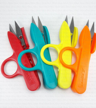 Obcinacz do nitek Różne kolory