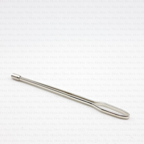 Cord, elastic and ribbon threader – a practical sewing tool