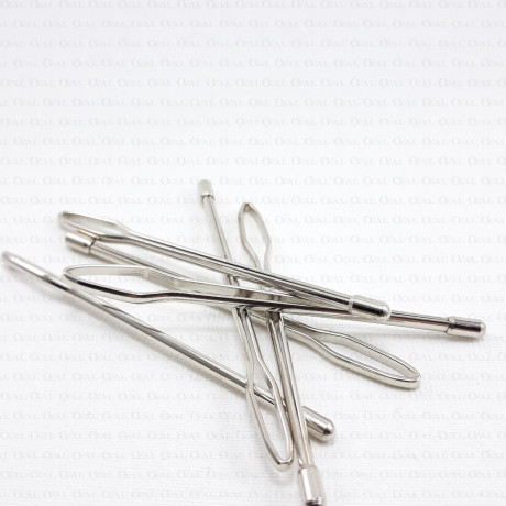 Cord, elastic and ribbon threader – a practical sewing tool