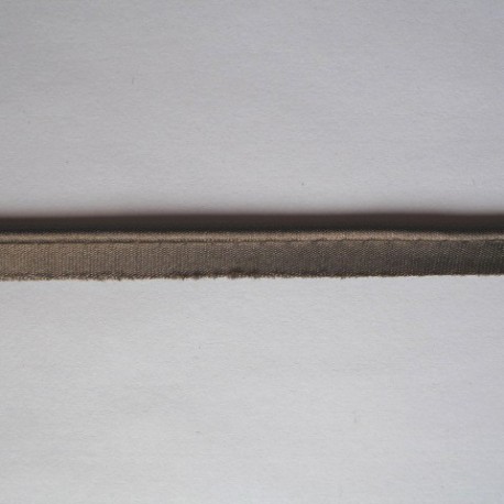 Lamówka ze sznurkiem 20mm 5 m.b. - 671