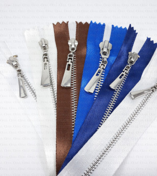 16 cm metal zips on satin tape 1833