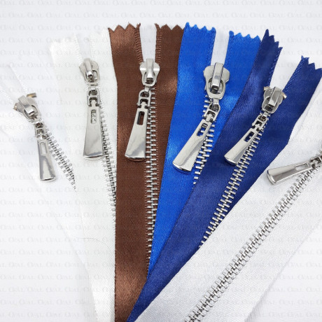 16 cm metal zips on satin tape 1833