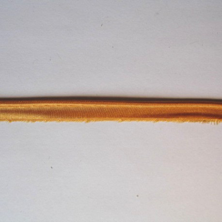 Lamówka ze sznurkiem 20mm 5 m.b. - 685