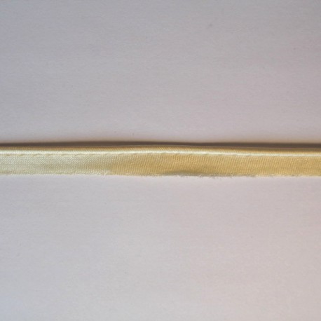 Lamówka ze sznurkiem 20mm 5 m.b. - 686
