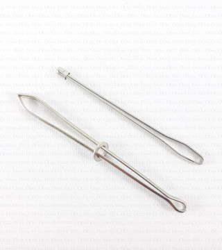 Cord, elastic and tape threader – a practical sewing tool