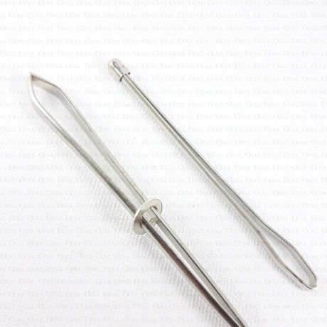 Cord, elastic and tape threader – a practical sewing tool