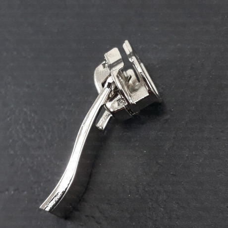 Machine for spiral zipper size 5 no. 1730