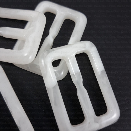 Plastic buckle 30mm 2399