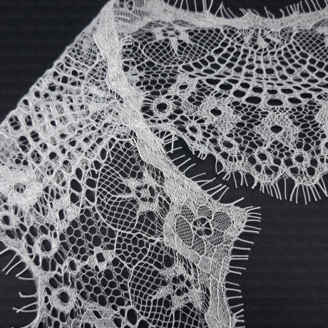 White and salmon lace 90mm Pack 3m 2405