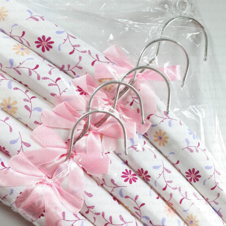 Satin hangers – soft, 5 pcs 2449