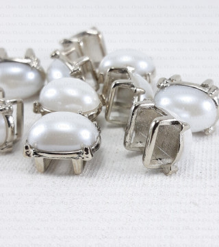 Grommet with pearl 2461