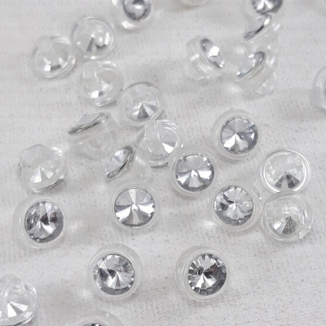 Plastic button with 8mm stone 709