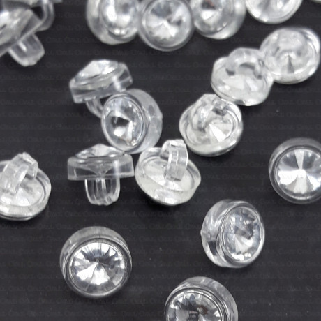 Plastic button with 8mm stone 709