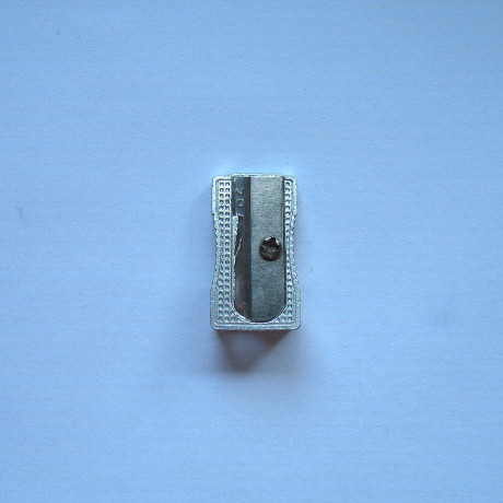 Single metal sharpener
