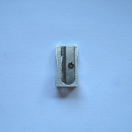Single metal sharpener
