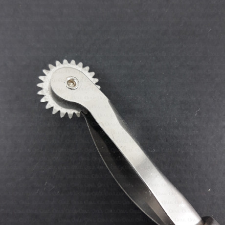 Dressmaker’s tracing wheel | Dressmaker’s tracing wheels | Haberdashery