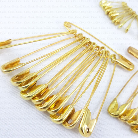 Gold safety pins 12 pcs. Assorted sizes 11