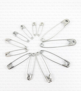 Silver safety pins 12 pcs. 10