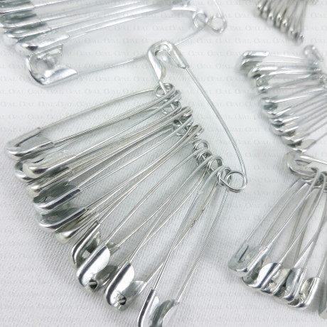 Silver safety pins 12 pcs. Assorted sizes 12